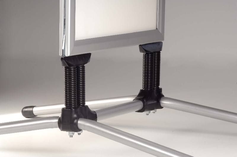 Swingpro Stoepbord B1 (70 x 100 cm) aluminium detail