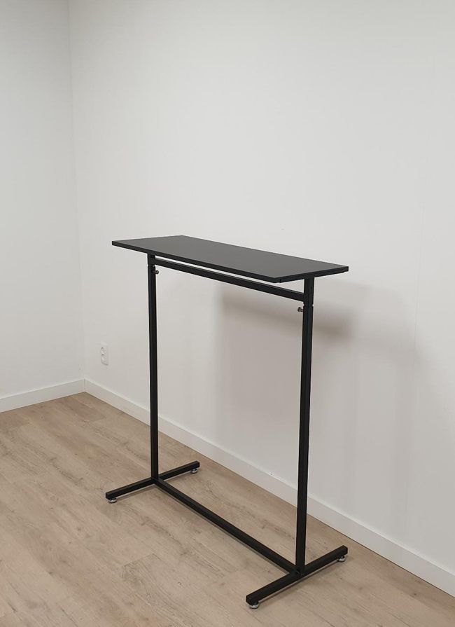 Kledingrek design 98 x 123-187cm verstelbaar zwart met zwart legbord laag