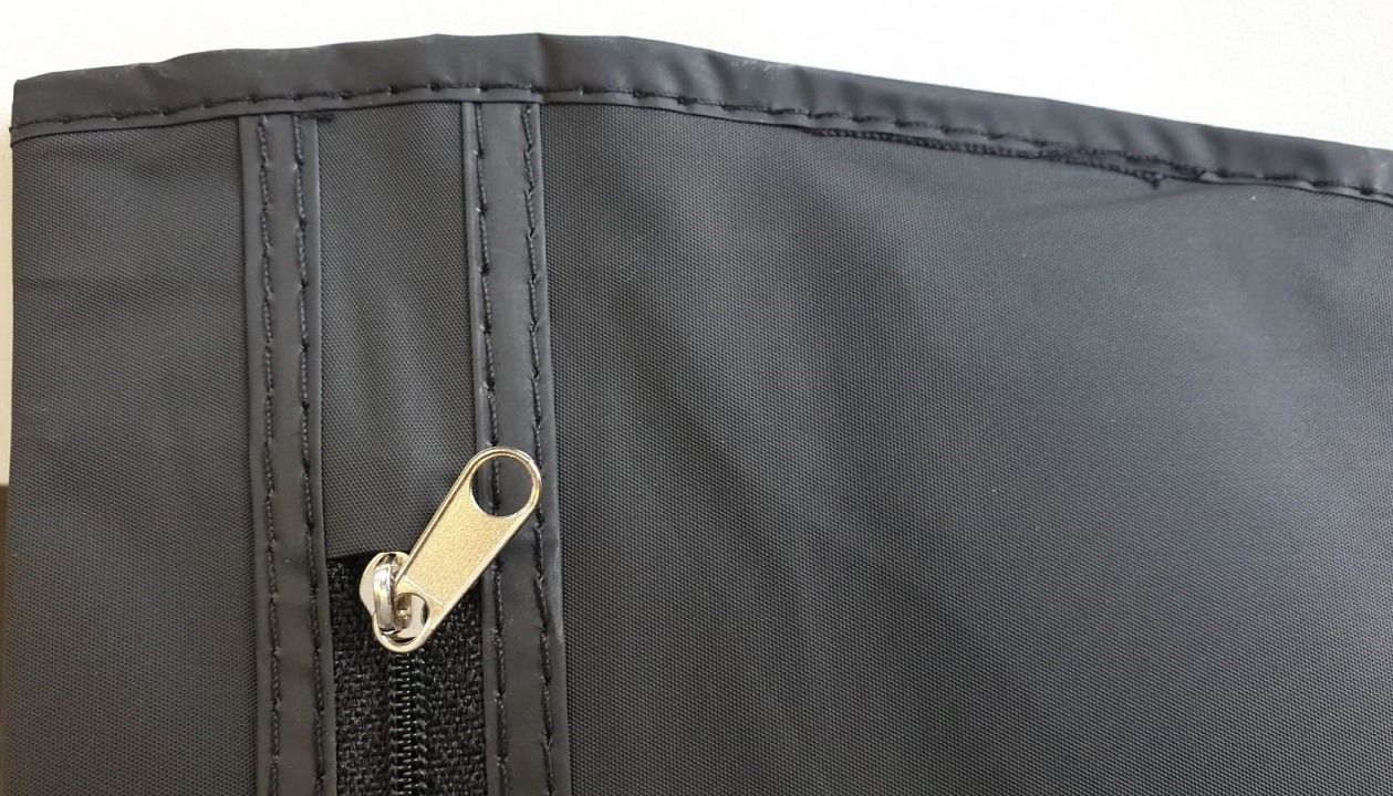 Enkele kledinghoes L 100cm met rits zwart.