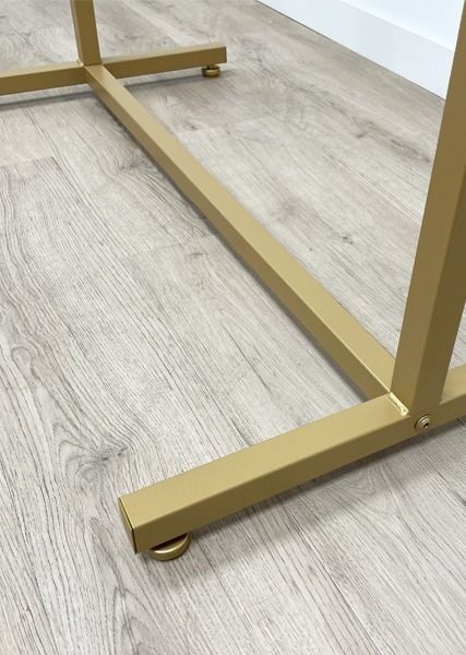 Kledingrek design recht mat goud 90 x 170 cm detail voet