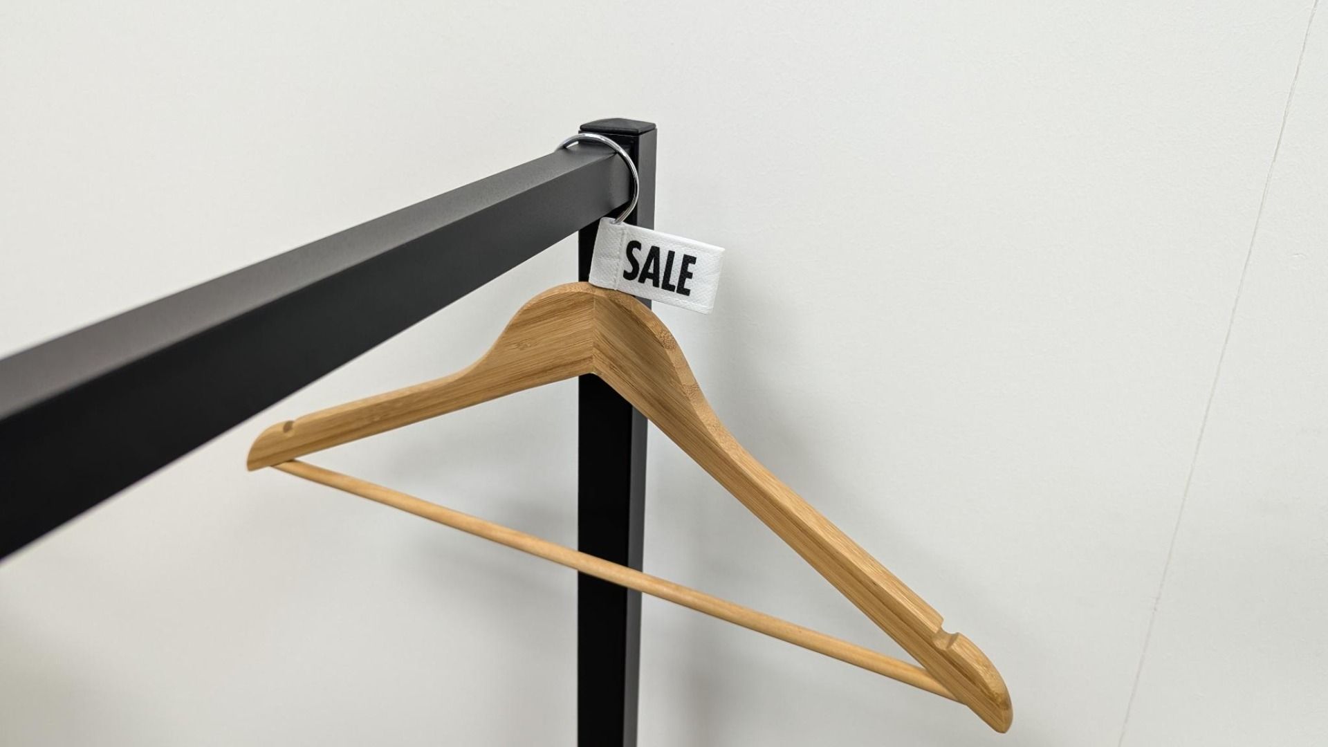 Label aanduider vaantje kledinghangers SALE wit