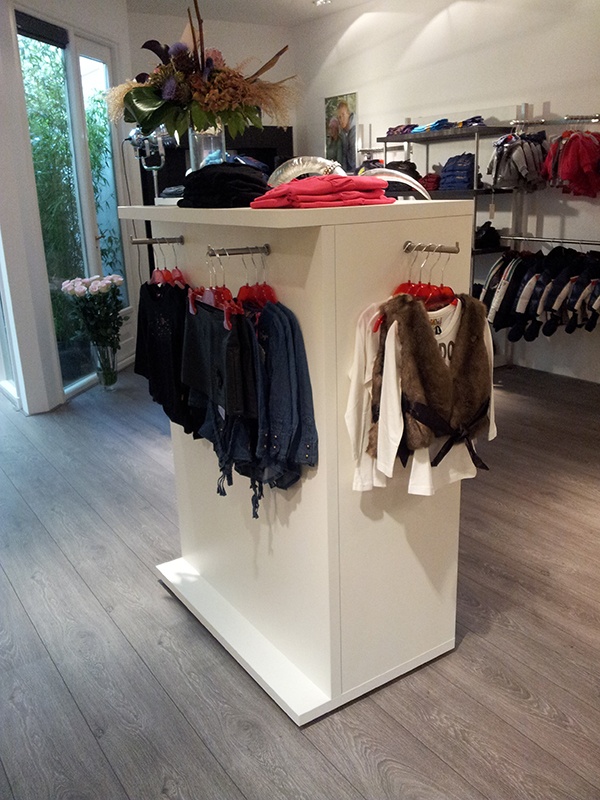 kledingrek winkel